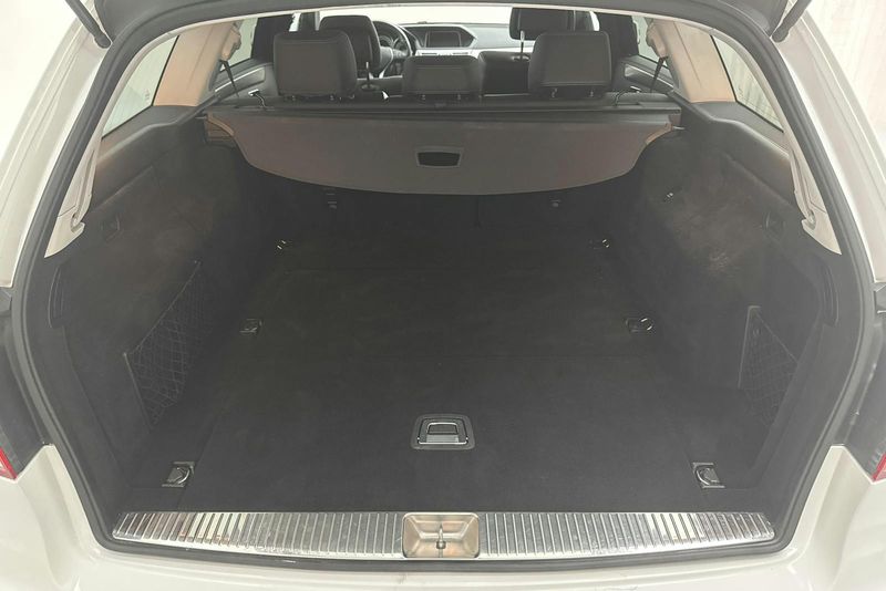Mercedes E220 bild 9