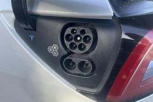 Tesla Model Y bild 17