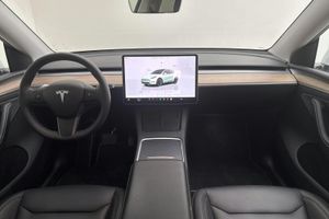 Tesla Model Y bild 6