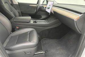 Tesla Model Y bild 7