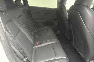 Tesla Model Y bild 8