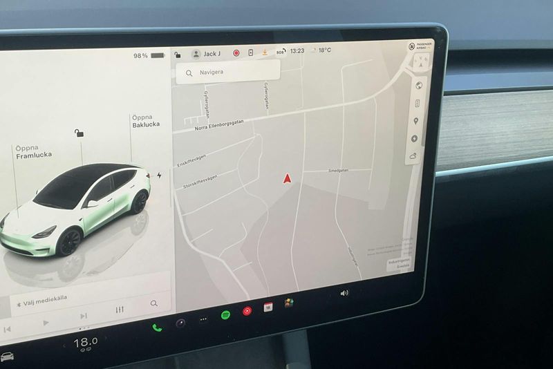 Tesla Model Y bild 13