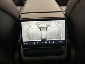Tesla Model 3 bild 18