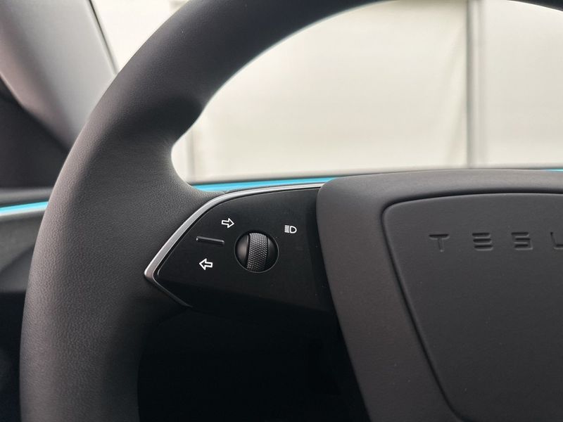 Tesla Model 3 bild 28