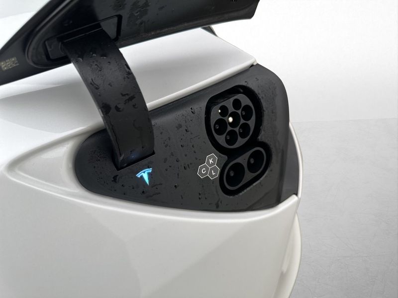 Tesla Model 3 bild 12