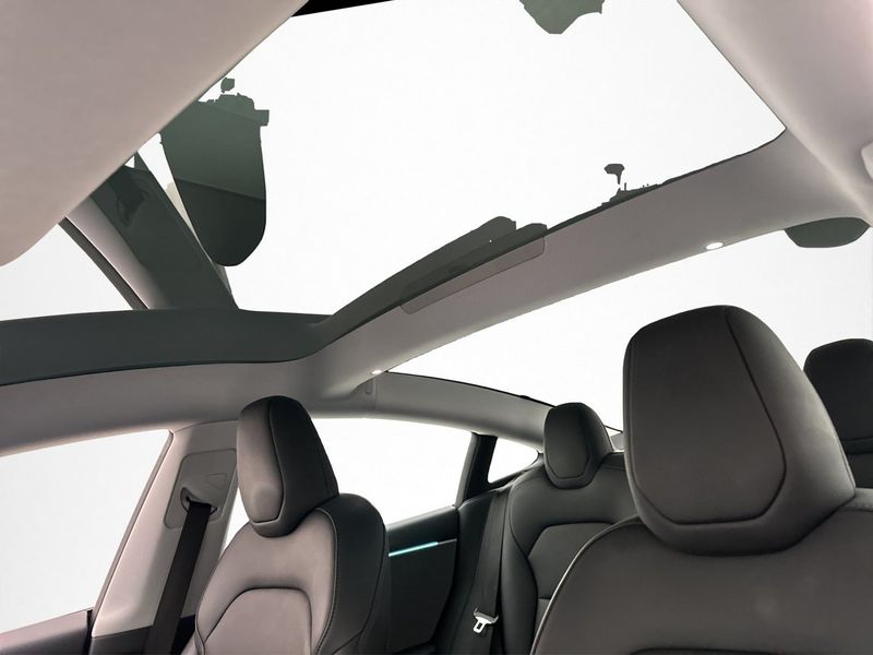 Tesla Model 3 bild 17