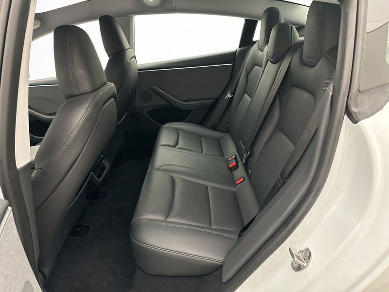 Tesla Model 3 bild 16
