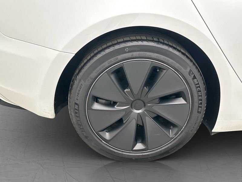 Tesla Model 3 bild 31