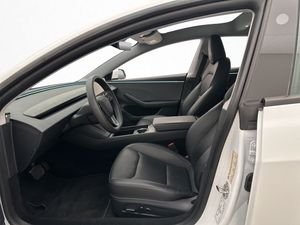 Tesla Model 3 bild 15