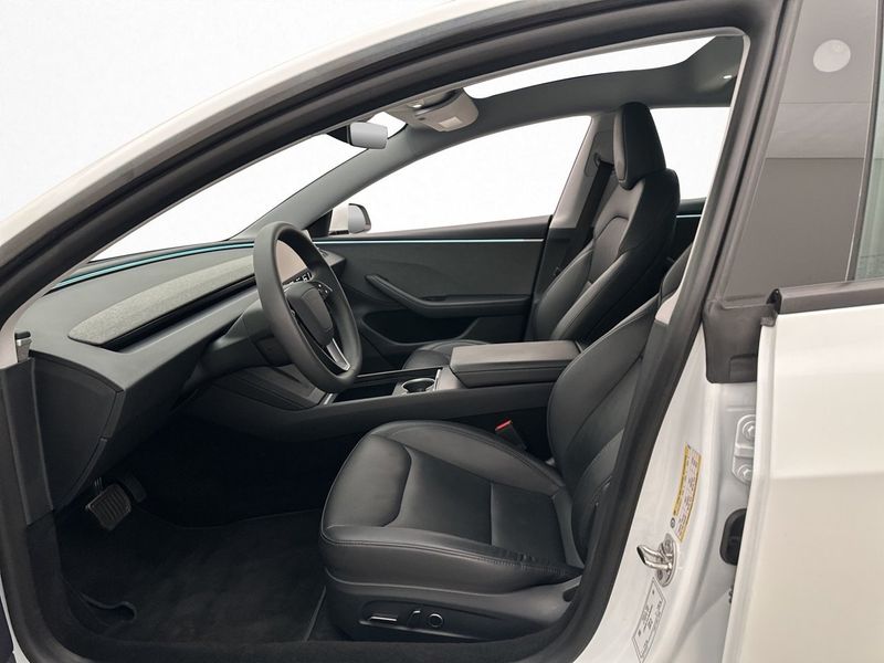 Tesla Model 3 bild 15