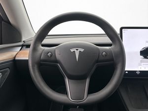 Tesla Model Y bild 28