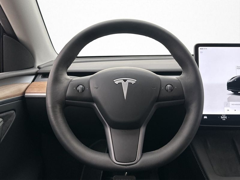 Tesla Model Y bild 28