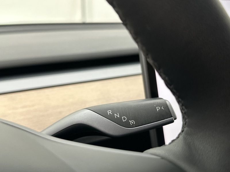 Tesla Model Y bild 30