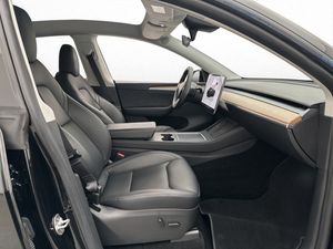 Tesla Model Y bild 14