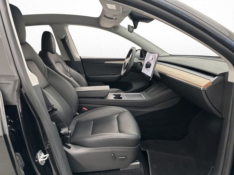 Tesla Model Y bild 14