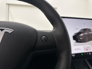 Tesla Model Y bild 29