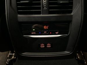 BMW 330 bild 18