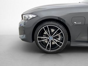 BMW 330 bild 34