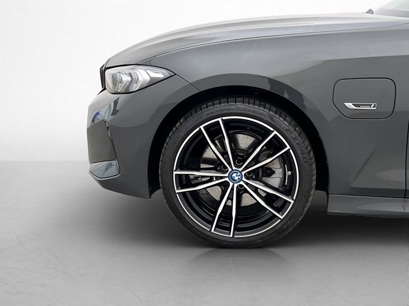 BMW 330 bild 34