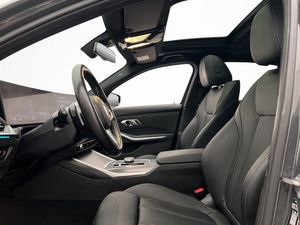 BMW 330 bild 11