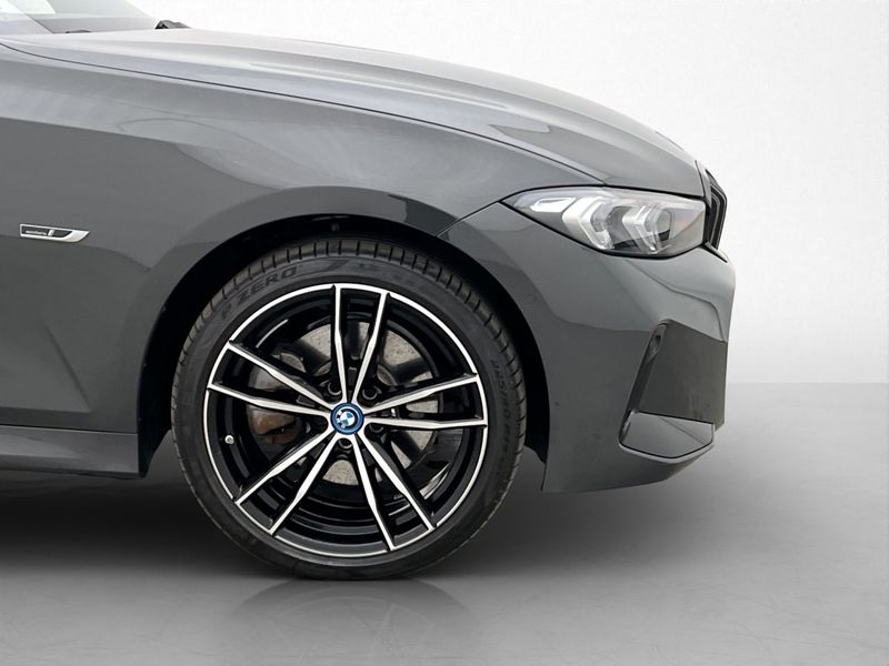BMW 330 bild 37