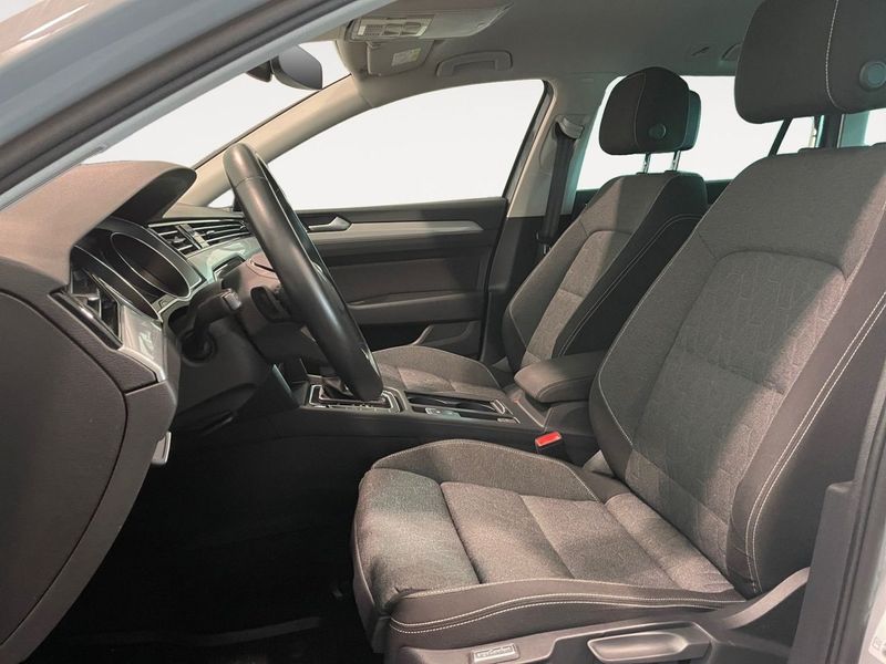 Volkswagen Passat bild 8