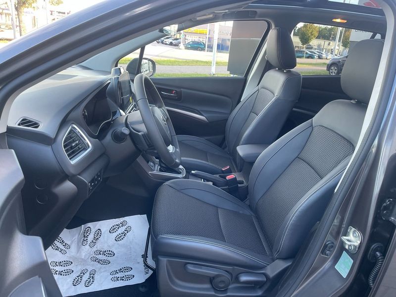 Suzuki S-CROSS bild 9