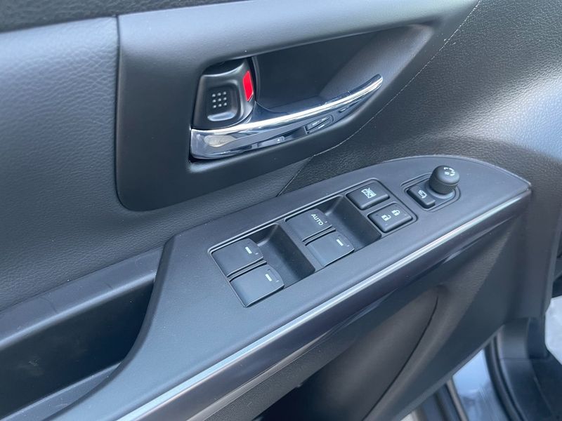 Suzuki S-CROSS bild 8