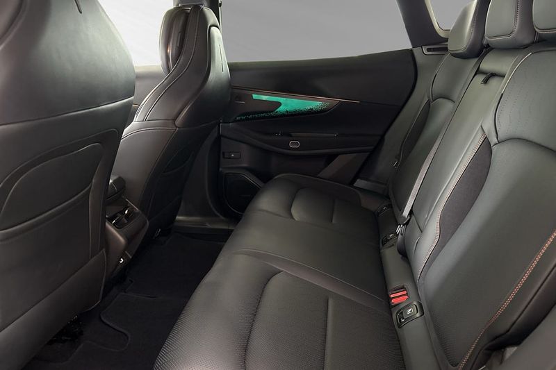 Lynk & Co 08 bild 7
