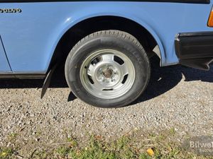 Volvo 240 bild 7