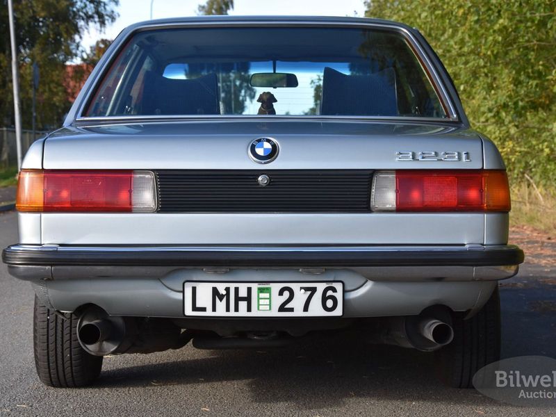BMW 323 bild 14
