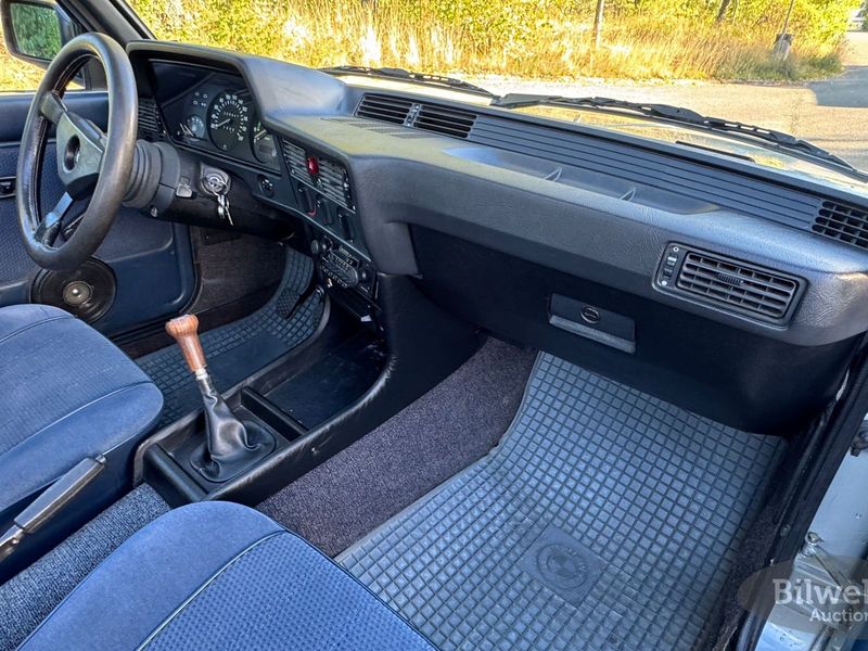 BMW 323 bild 54