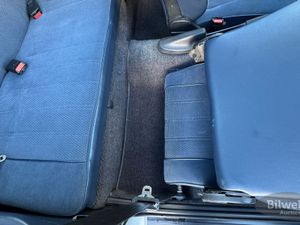 BMW 323 bild 62
