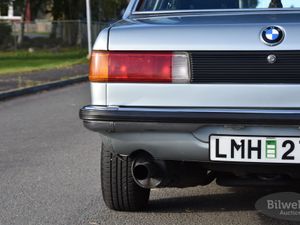 BMW 323 bild 16