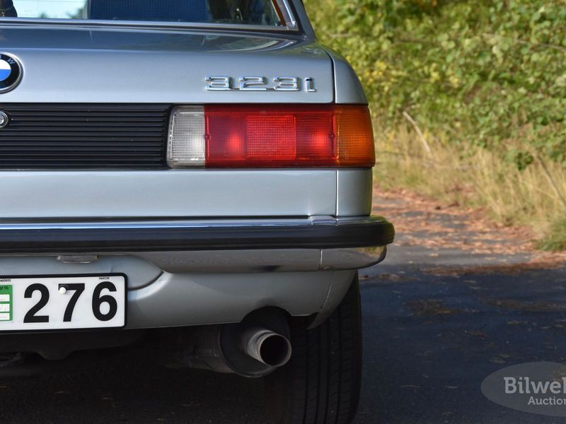 BMW 323 bild 15
