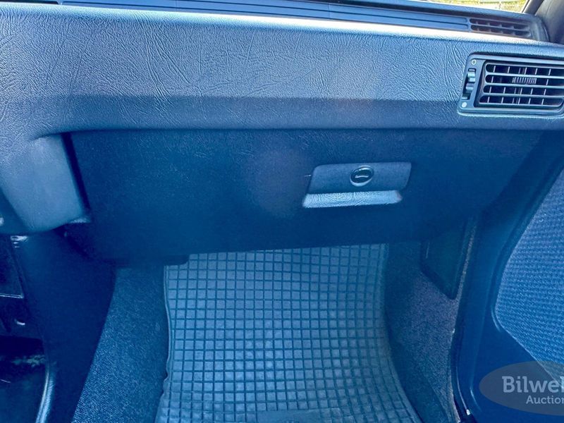 BMW 323 bild 44