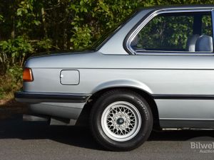 BMW 323 bild 21