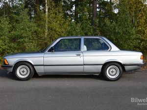 BMW 323 bild 2