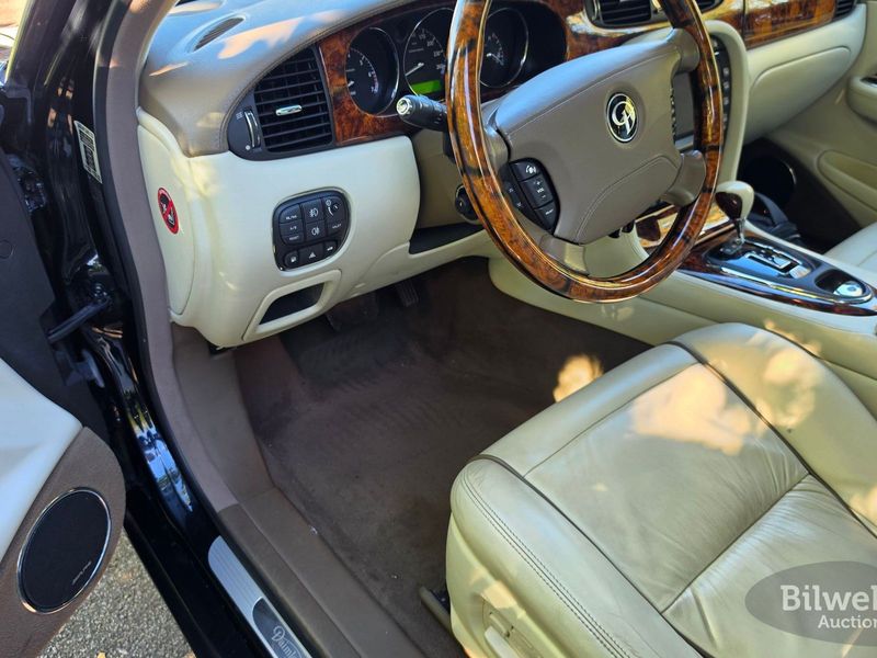 Jaguar XJR bild 22