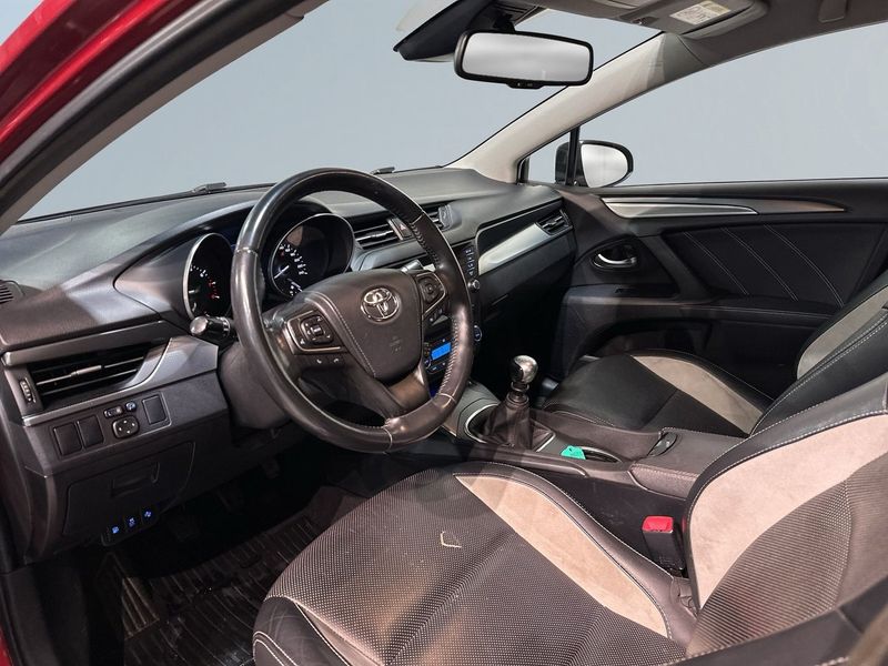 Toyota Avensis bild 7