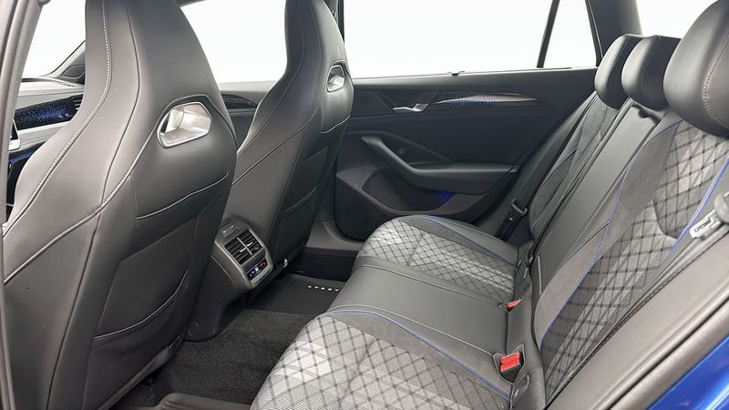 Volkswagen Passat bild 11