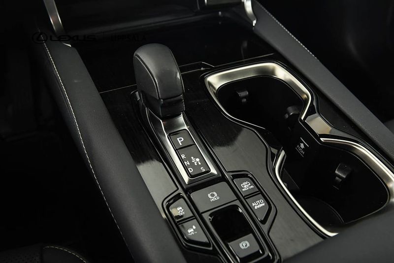 Lexus RX bild 11