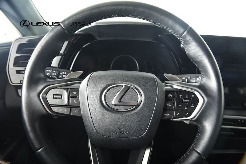 Lexus RX bild 8