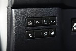 Lexus NX bild 13