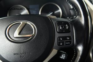 Lexus NX bild 17