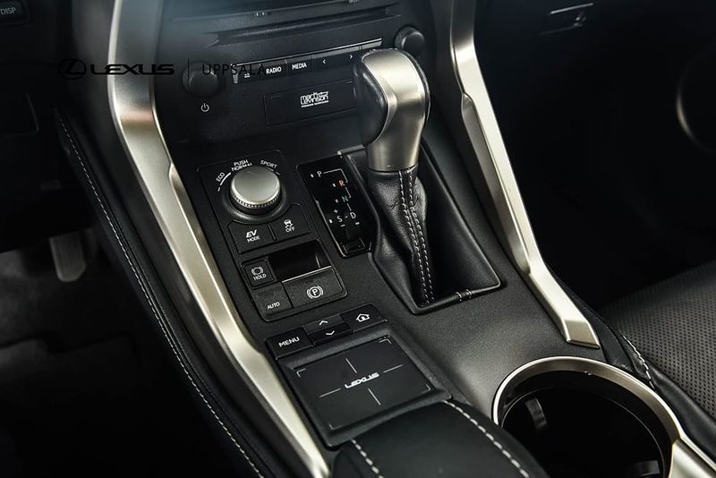 Lexus NX bild 19