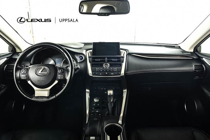 Lexus NX bild 8