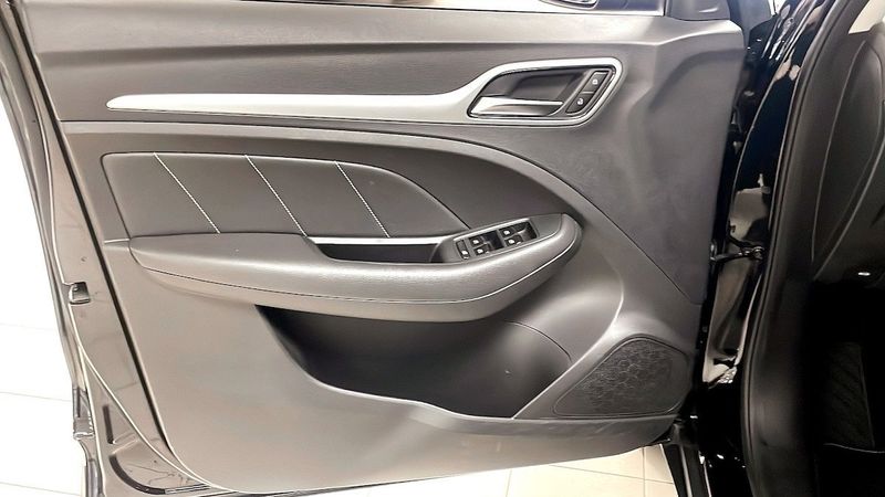 MG ZS EV bild 11
