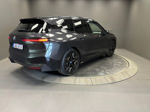 BMW iX bild 5
