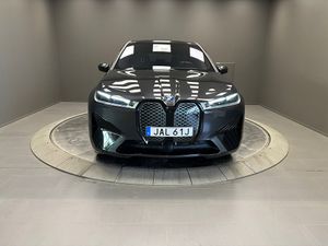 BMW iX bild 8